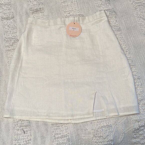 VERGE GIRL White Skirt - Slit Mini - Linen - Picture 6 of 7